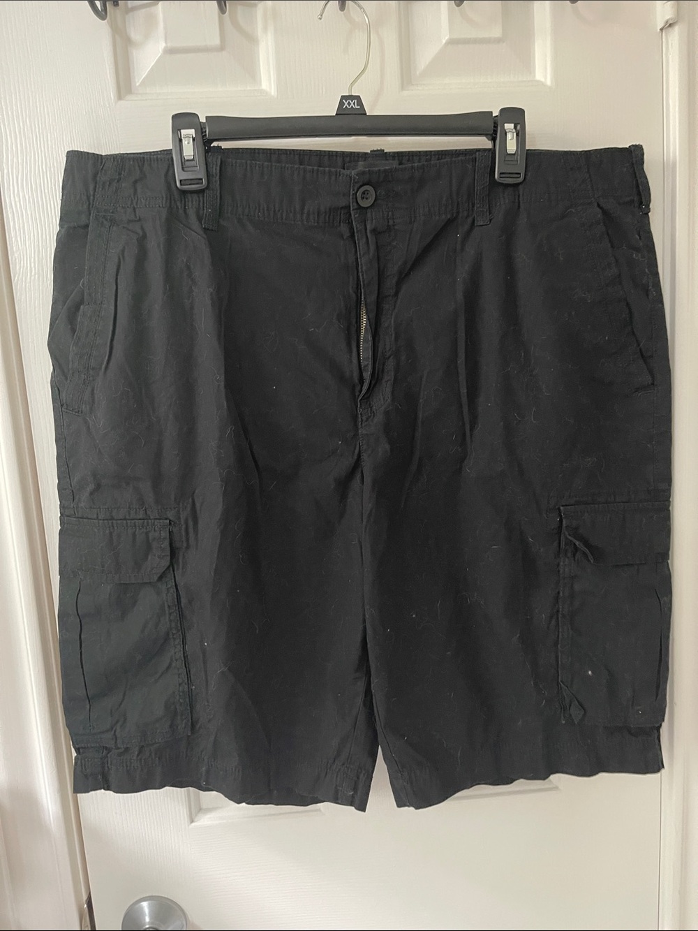 Apt. 9 Black Cargo Shorts with Flap Pockets